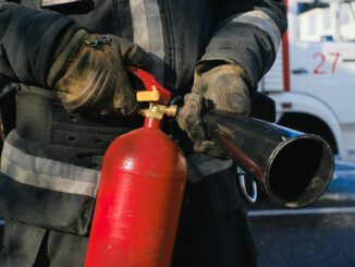 122 Einsätze in der Silvesternacht: Feuerwehren und Rettungsdienst vorwiegend mit kleineren Bränden beschäftigt