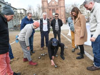 Bouleplatz am Luisenplatz wieder geöffnet. Kugeln und Stühle sind kostenlos per App verfügbar