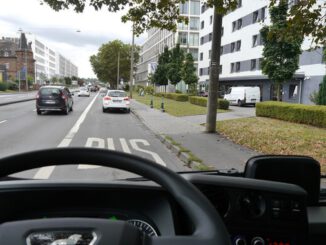 Frontkameras in Wiesbaden dokumentieren Falschparker und entlasten den Fahrbetrieb