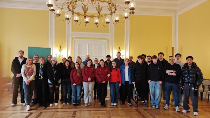 Jugendliche aus Deutschland, Slowenien und Portugal präsentieren Medienprojekte im Wiesbadener Rathaus