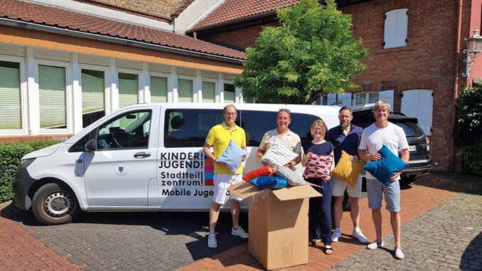 Kissenspende für Jugendtreffs in Wiesbadener Vororten Kissenspende für Jugendtreffs in Wiesbadener Vororten