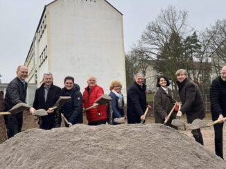 Kohlheckschule in Wiesbaden wird erweitert: Mensa, Ganztag und Doppelsporthalle geplant