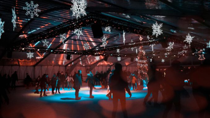 Letzte Eis-Disco des Jahres auf der Henkell-Kunsteisbahn am 19. Dezember
