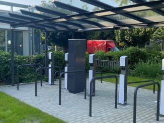 Neue Fahrradstation am Elsässer Platz bietet überdachte Stellplätze und Lademöglichkeiten für E Bikes