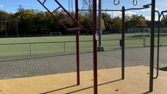 Sportplatz Amöneburg: Calisthenics Anlage und neuer Basketballkorb öffnen für die Öffentlichkeit