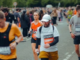 Wiesbaden richtet sich auf City Marathon ein: Innenstadt ab Nachmittag teilweise gesperrt und Buslinien umgeleitet
