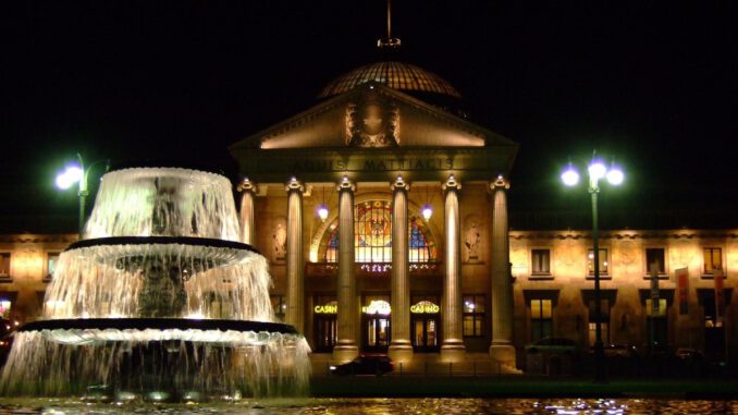 Wiesbaden setzt auf Drohnenshow und strikte Sicherheitsregeln rund um das Bowling Green Wiesbaden setzt auf Drohnenshow und strikte Sicherheitsregeln rund um das Bowling Green