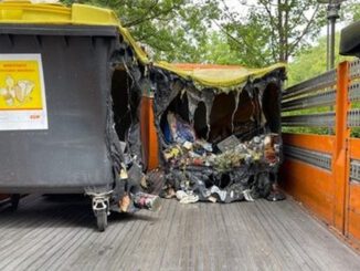 Wiesbaden verzeichnet starken Anstieg bei Mülltonnenbränden und hohe Folgekosten