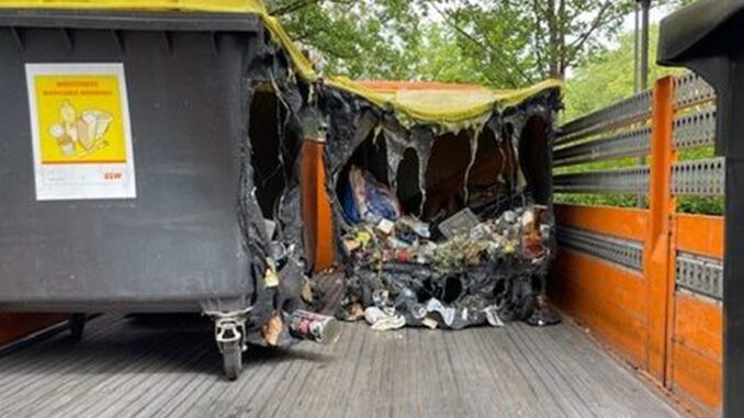 Wiesbaden verzeichnet starken Anstieg bei Mülltonnenbränden und hohe Folgekosten